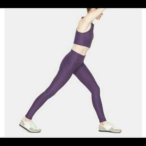 Outdoor Voices SET in Blackberry